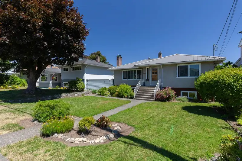 7070 WILLINGDON AVENUE - photo 3 of 40