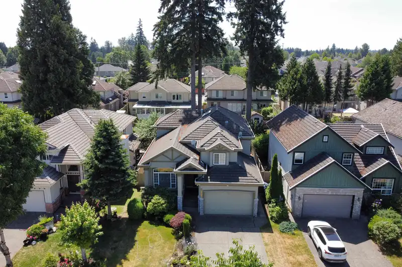 16482 108A AVENUE - photo 4 of 40