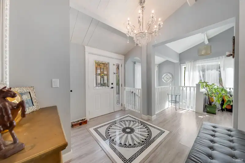 3870 EMERALD DRIVE - photo 4 of 34
