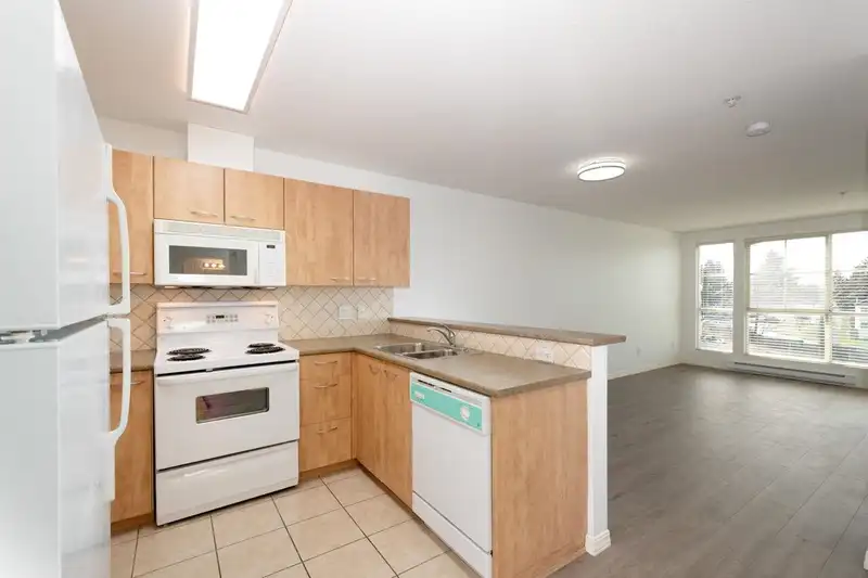 PH10 2973 KINGSWAY - photo 4 of 29