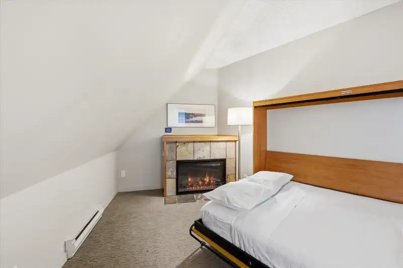528 4295 BLACKCOMB WAY - photo 4 of 16
