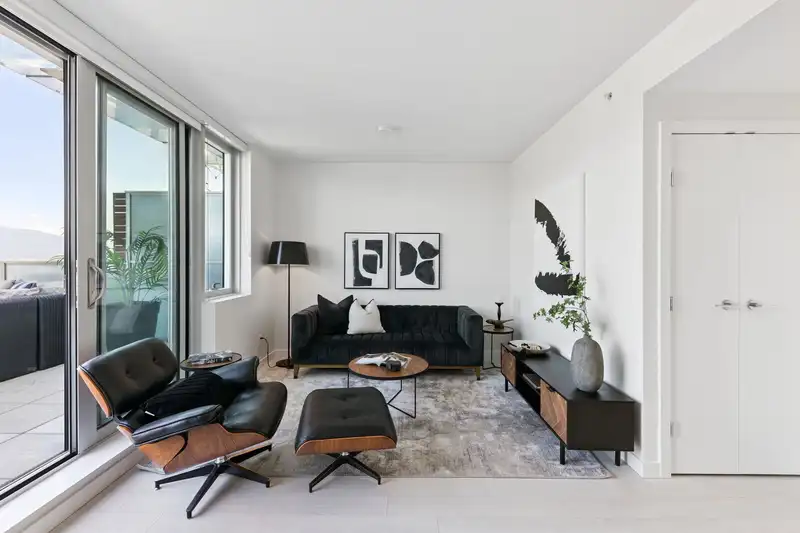 602 2508 WATSON STREET - photo 2 of 40