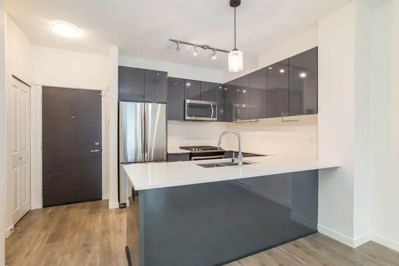 106 15137 33 AVENUE - photo 3 of 23