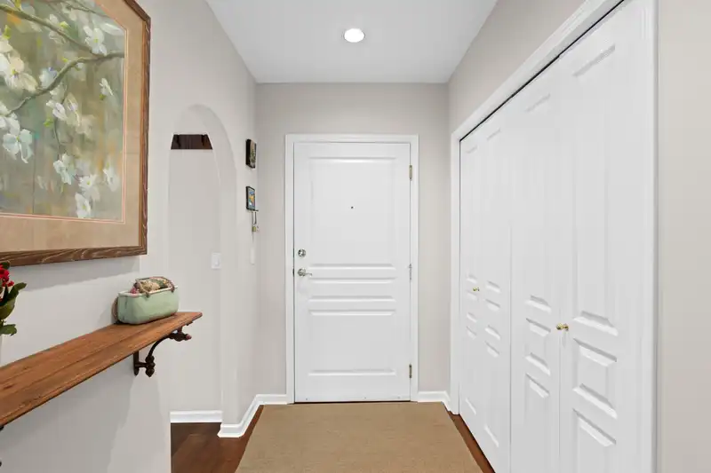 302 1145 E 29TH STREET - photo 3 of 24