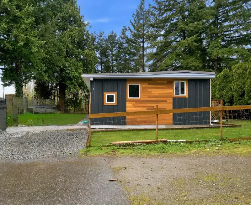 8 41711 TAYLOR ROAD - photo 1 of 25