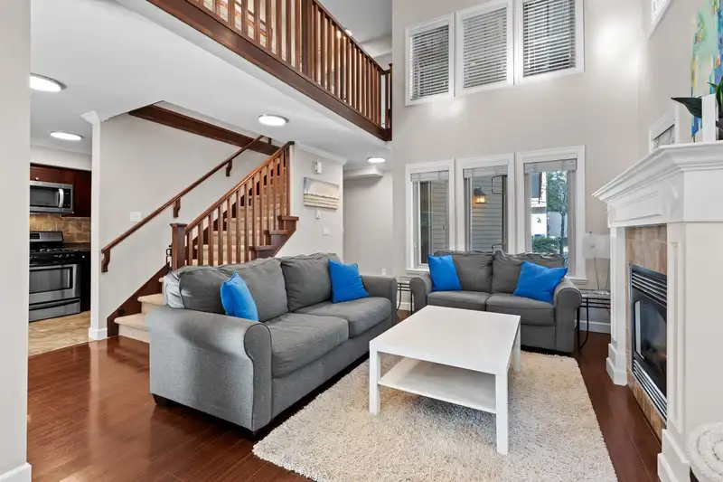 20 6238 192 STREET - photo 2 of 36