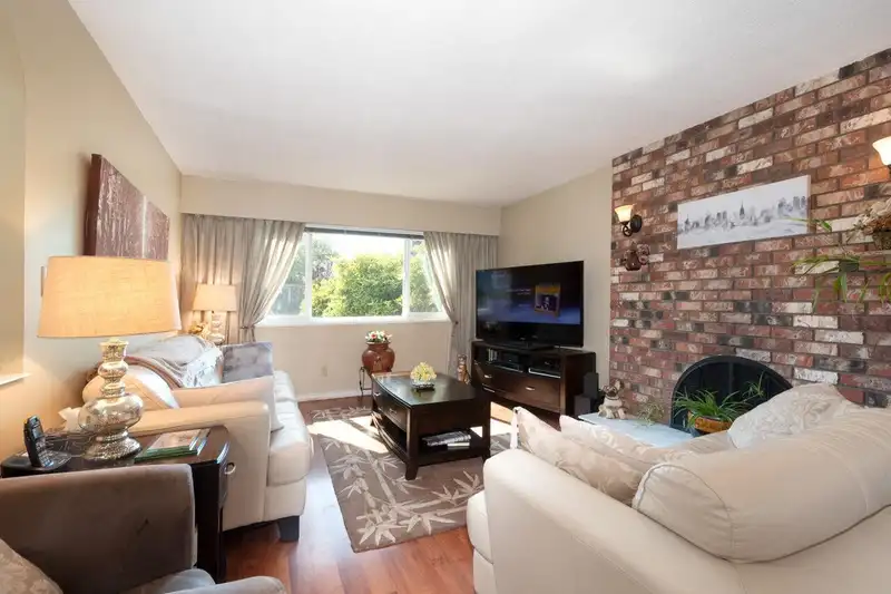 2155 W 15TH AVENUE - photo 4 of 40
