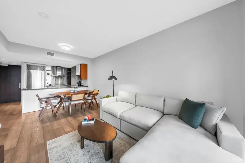 1907 788 RICHARDS STREET - photo 4 of 25