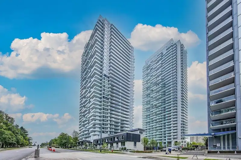 2107 13778 100 AVENUE - photo 1 of 25