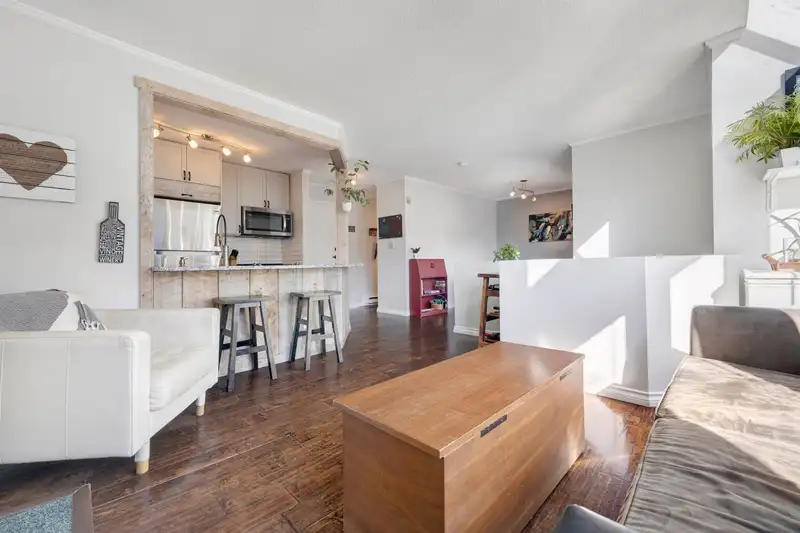309 3721 DELBROOK AVENUE - photo 1 of 33