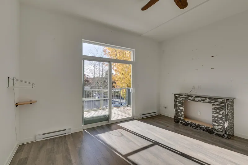 39 18681 68 AVENUE - photo 3 of 25