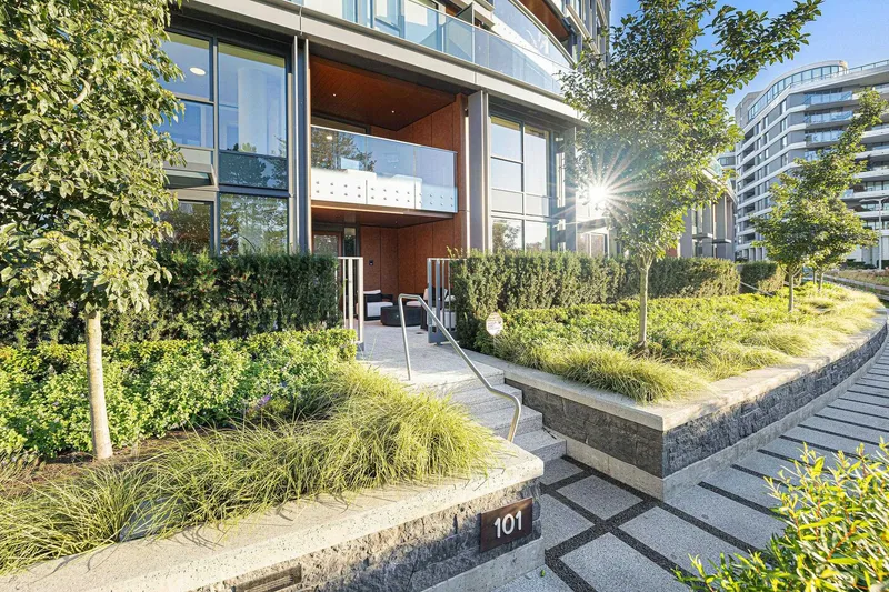 101 1601 QUEBEC STREET - photo 2 of 25