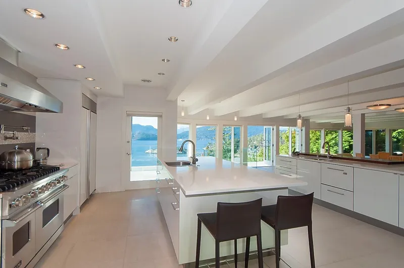 6175 NELSON AVENUE - photo 3 of 25