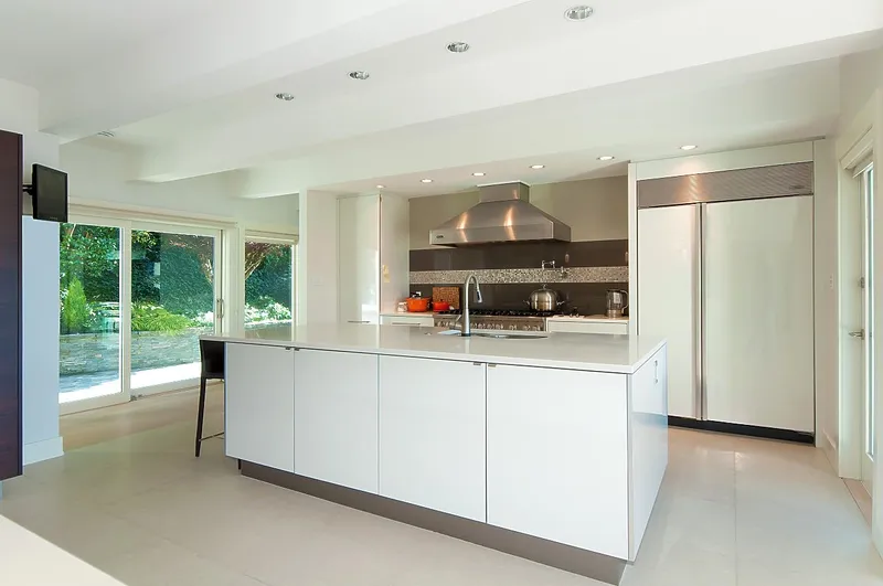 6175 NELSON AVENUE - photo 4 of 25