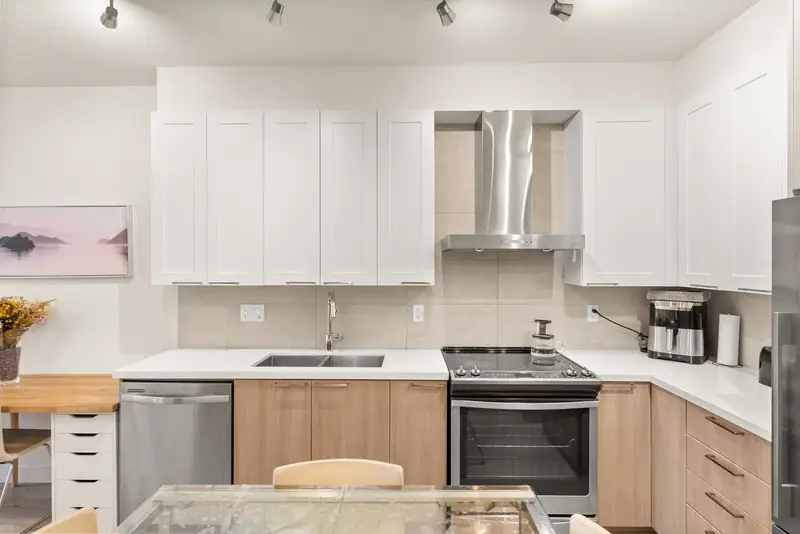 317 611 REGAN AVENUE - photo 1 of 25