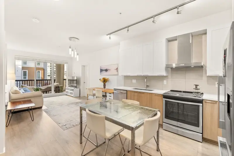 317 611 REGAN AVENUE - photo 3 of 25