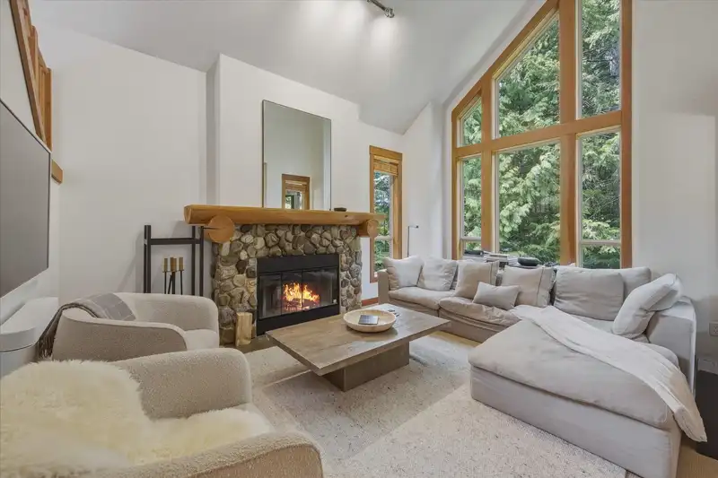 1 4668 BLACKCOMB WAY - photo 4 of 28