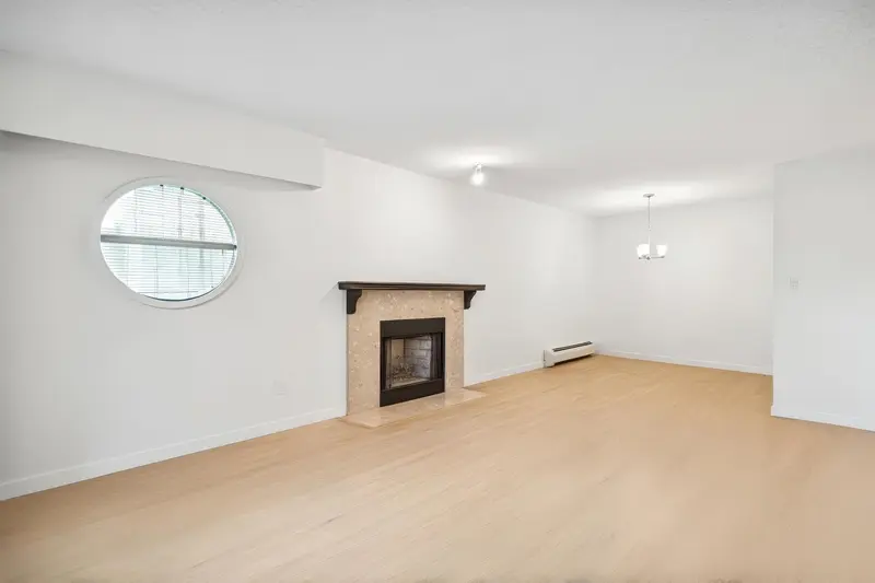 408 2320 W 40TH AVENUE - photo 3 of 19