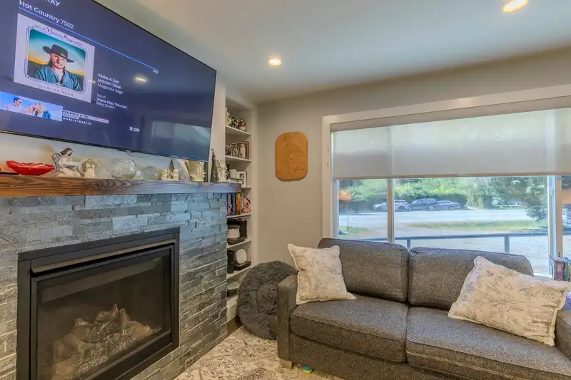 41756 GOVERNMENT ROAD - photo 2 of 22