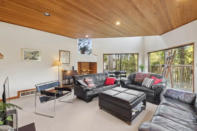 2240 WINDRIDGE DRIVE - photo 4 of 36