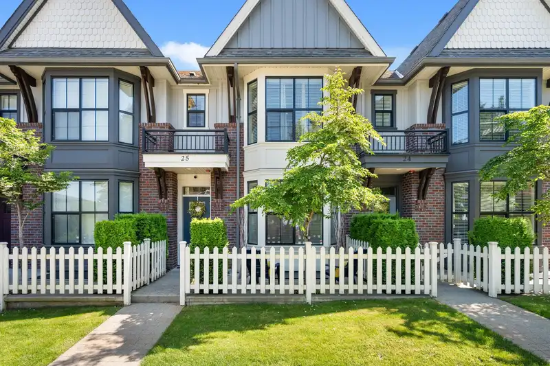 25 33460 LYNN AVENUE - photo 1 of 40