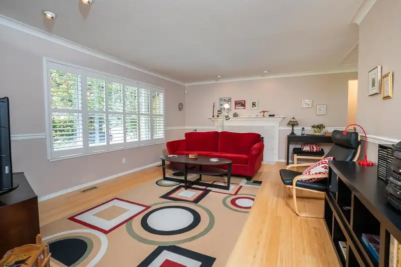 1494 53A STREET - photo 2 of 32