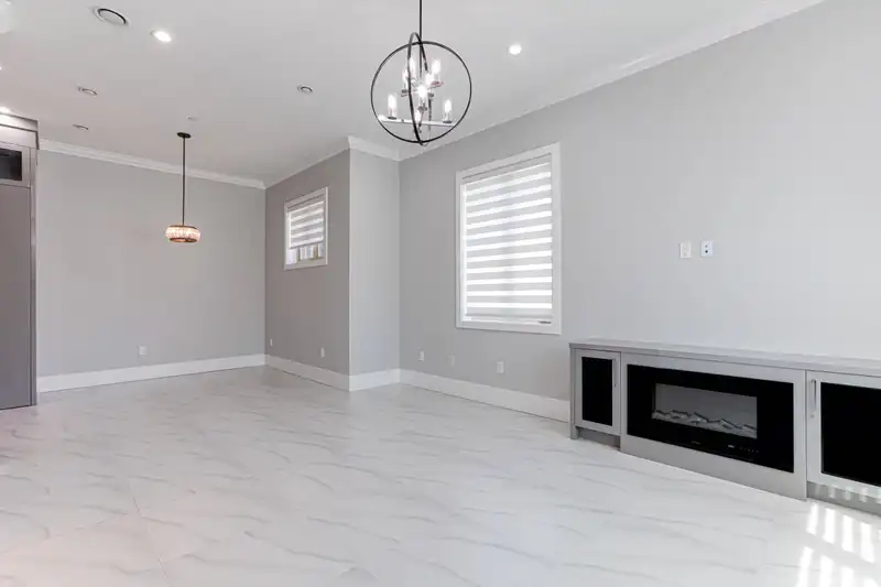 2887 MCGILL STREET - photo 4 of 24