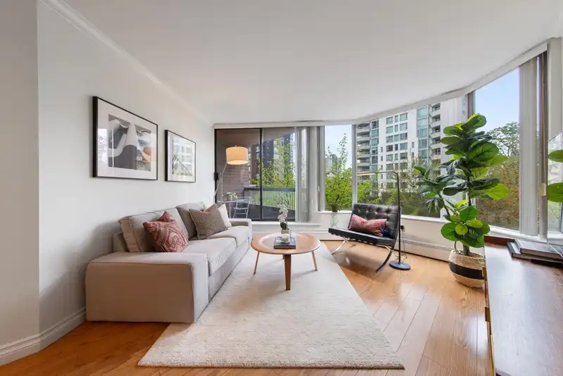 407 1330 BURRARD STREET - photo 2 of 15
