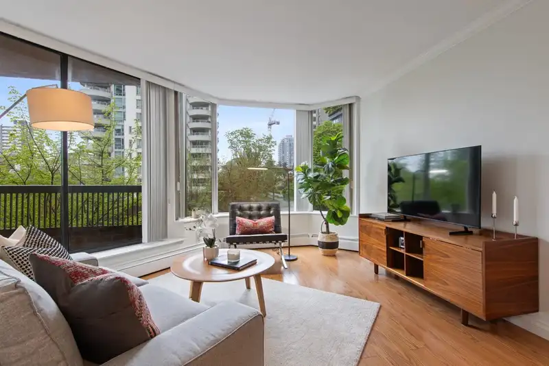 407 1330 BURRARD STREET - photo 4 of 15
