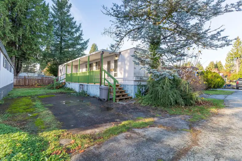 38 21163 LOUGHEED HIGHWAY - photo 1 of 31