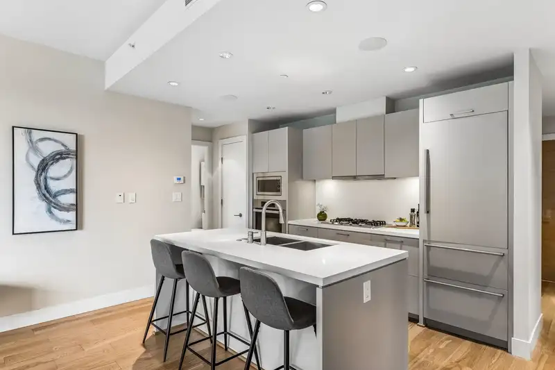 204 866 ARTHUR ERICKSON PLACE - photo 4 of 27
