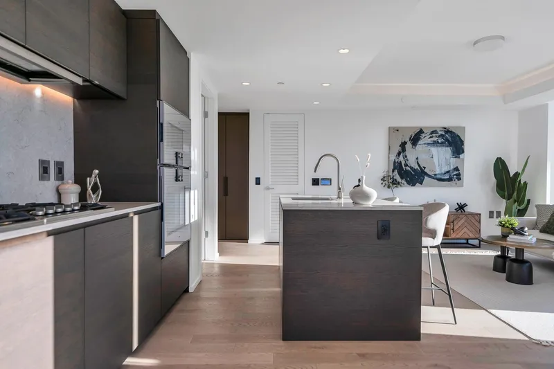 1306 1408 ROBSON STREET - photo 2 of 11