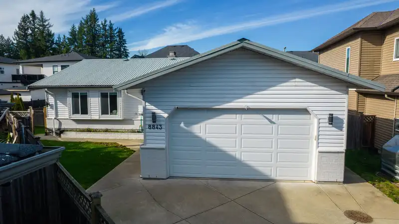 8843 WOOLER TERRACE - photo 2 of 32