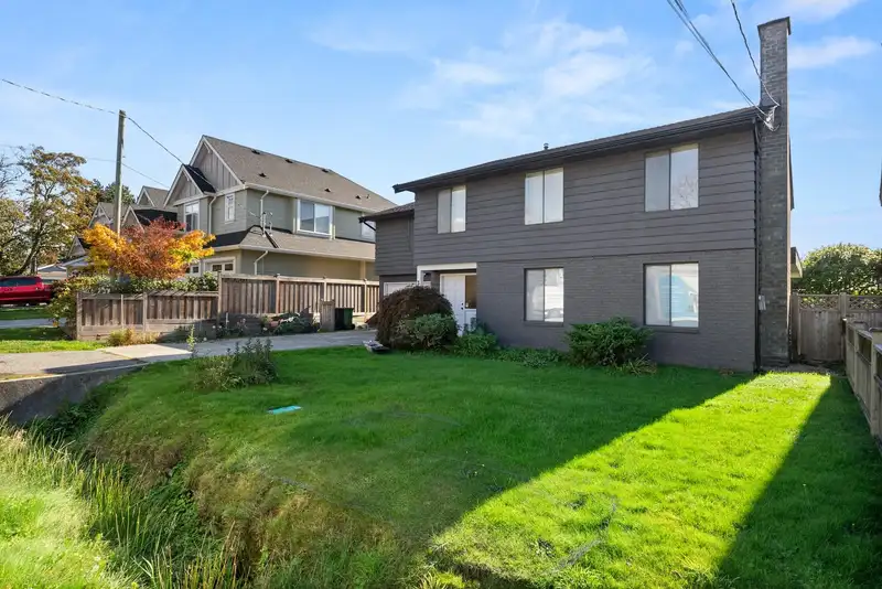 3944 REGENT STREET - photo 3 of 22