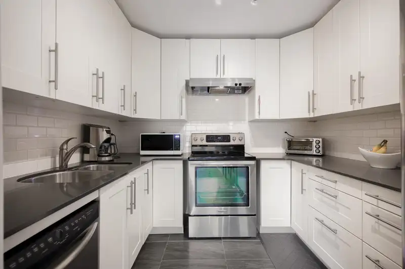 215 251 W 4TH STREET - photo 3 of 30