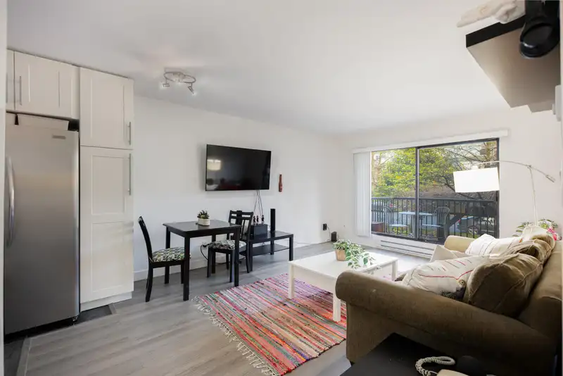215 251 W 4TH STREET - photo 4 of 30