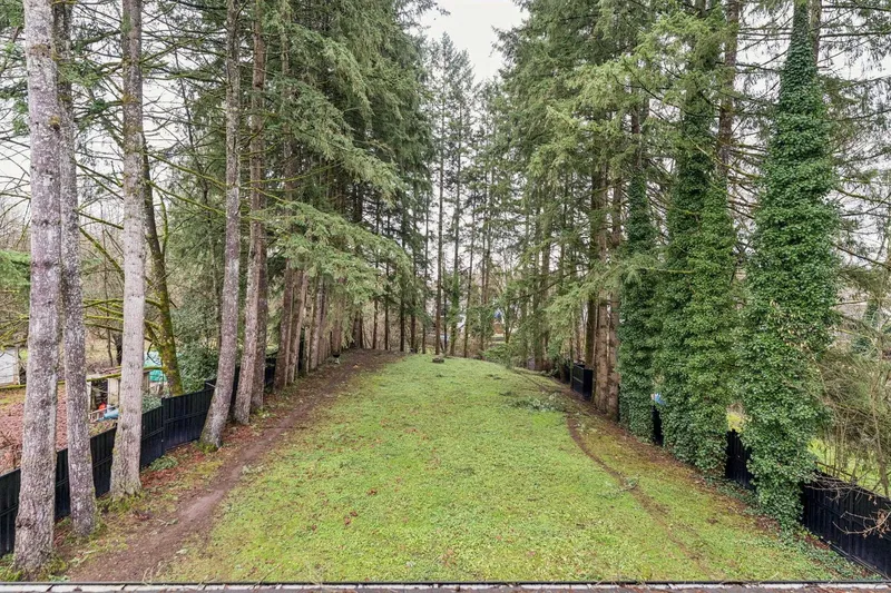 23376 124 AVENUE - photo 3 of 25