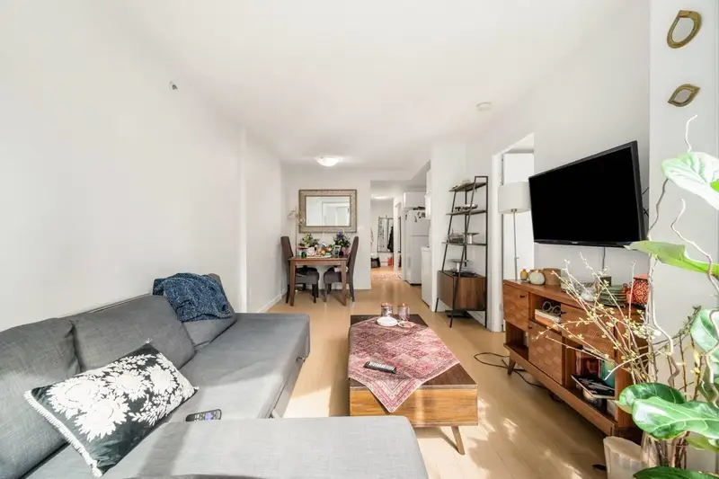 1308 555 JERVIS STREET - photo 2 of 18