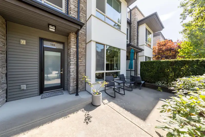 102 7418 BYRNEPARK WALK - photo 2 of 37