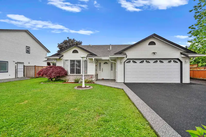 12228 AURORA STREET - photo 2 of 35