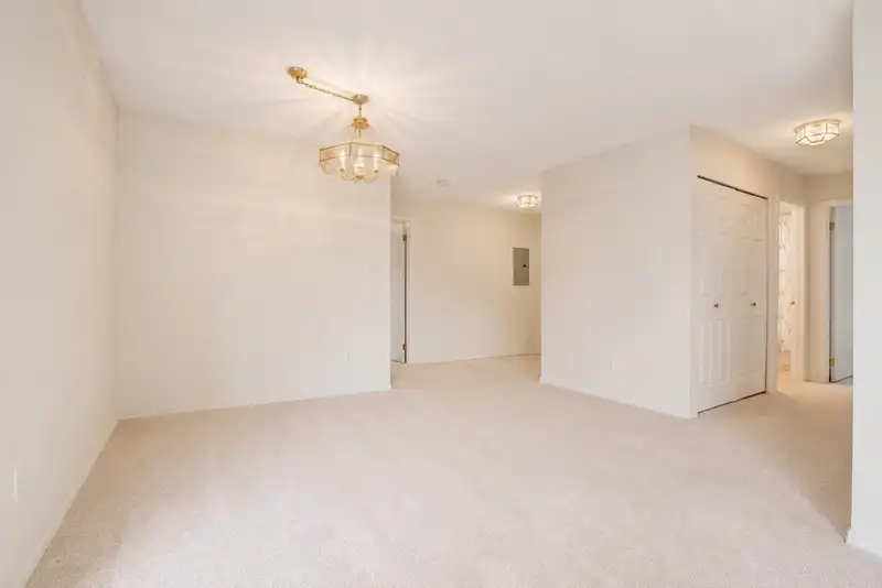 201 7560 MOFFATT ROAD - photo 4 of 22