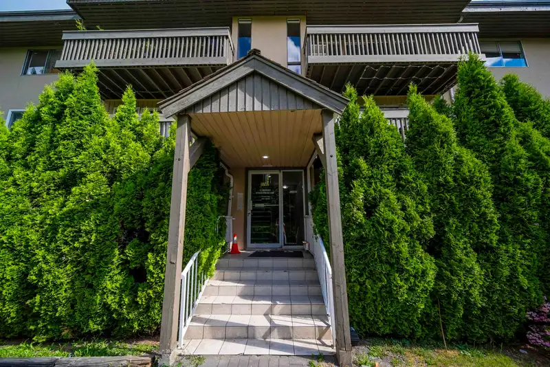 11 5740 HASTINGS STREET - photo 2 of 22