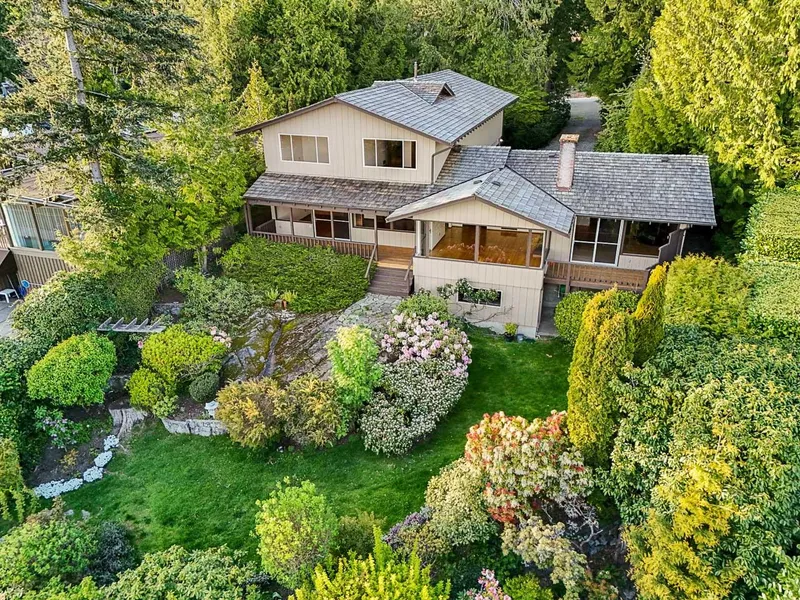 3898 SOUTHRIDGE AVENUE - photo 3 of 25