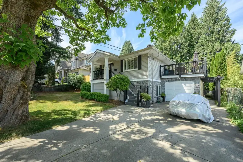1047 WINSLOW AVENUE - photo 1 of 40