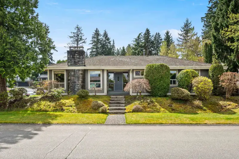 11390 NORTHVIEW CRESCENT - photo 1 of 40