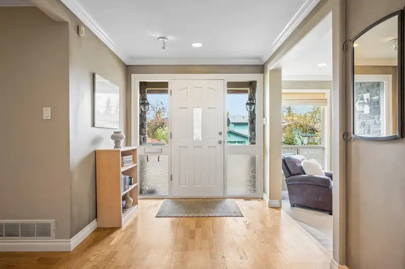 11390 NORTHVIEW CRESCENT - photo 3 of 40