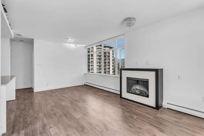 802 158 W 13TH STREET - photo 2 of 39