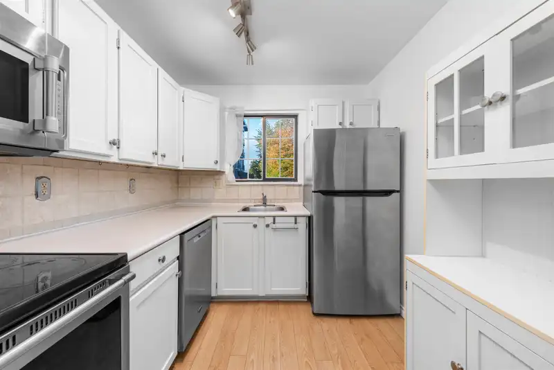 2201 13819 100 AVENUE - photo 3 of 30