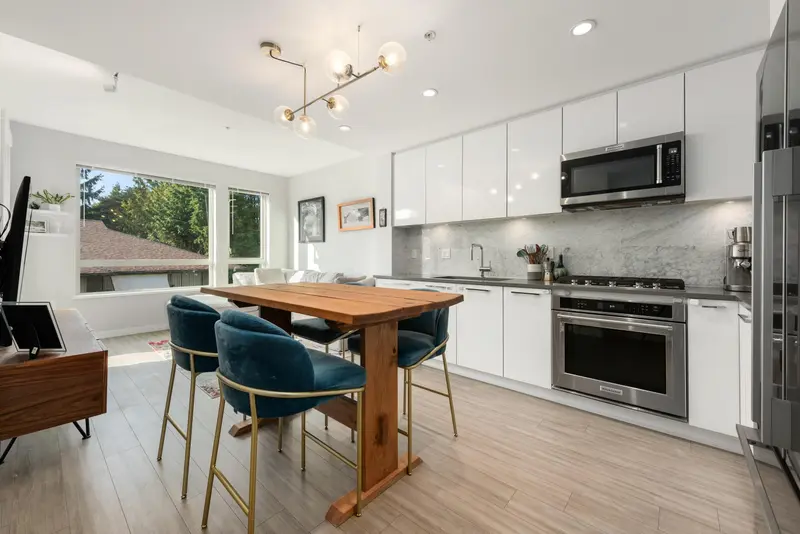 311 2651 LIBRARY LANE - photo 3 of 25