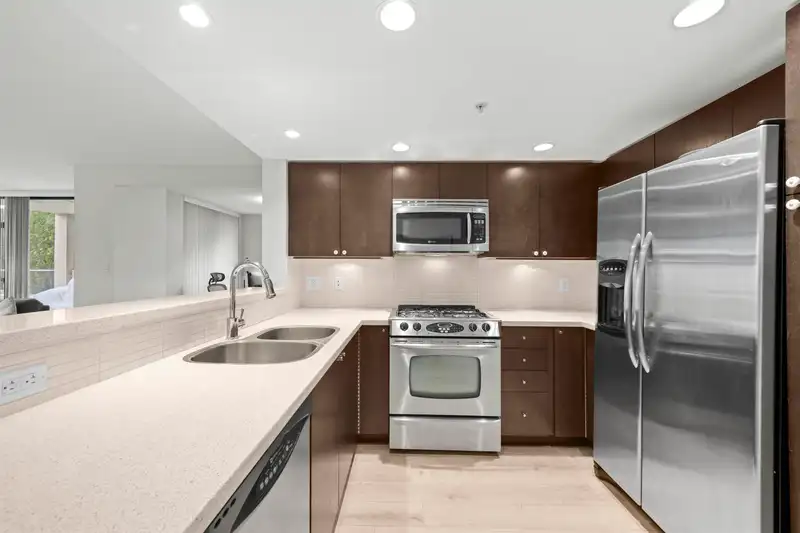 303 8180 LANSDOWNE ROAD - photo 3 of 33